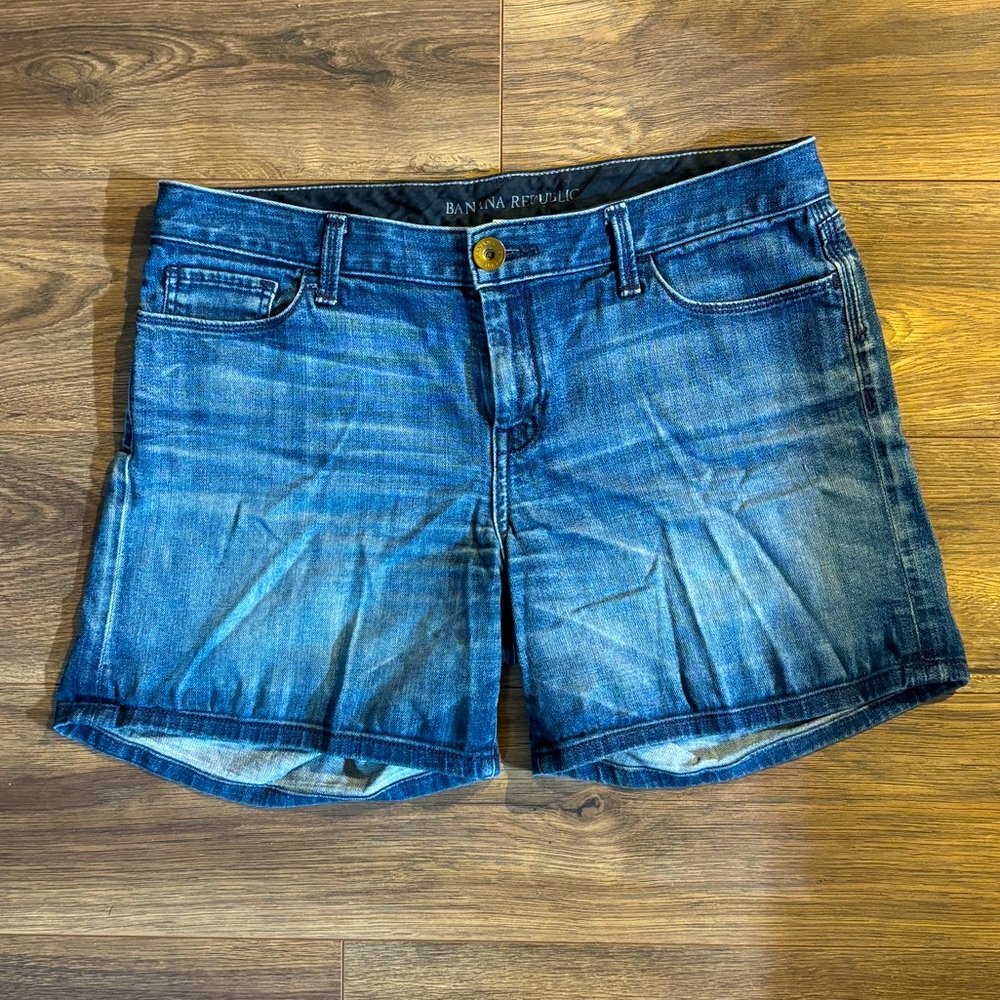✨2/$20✨Banana Republic Denim Shorts 29R
